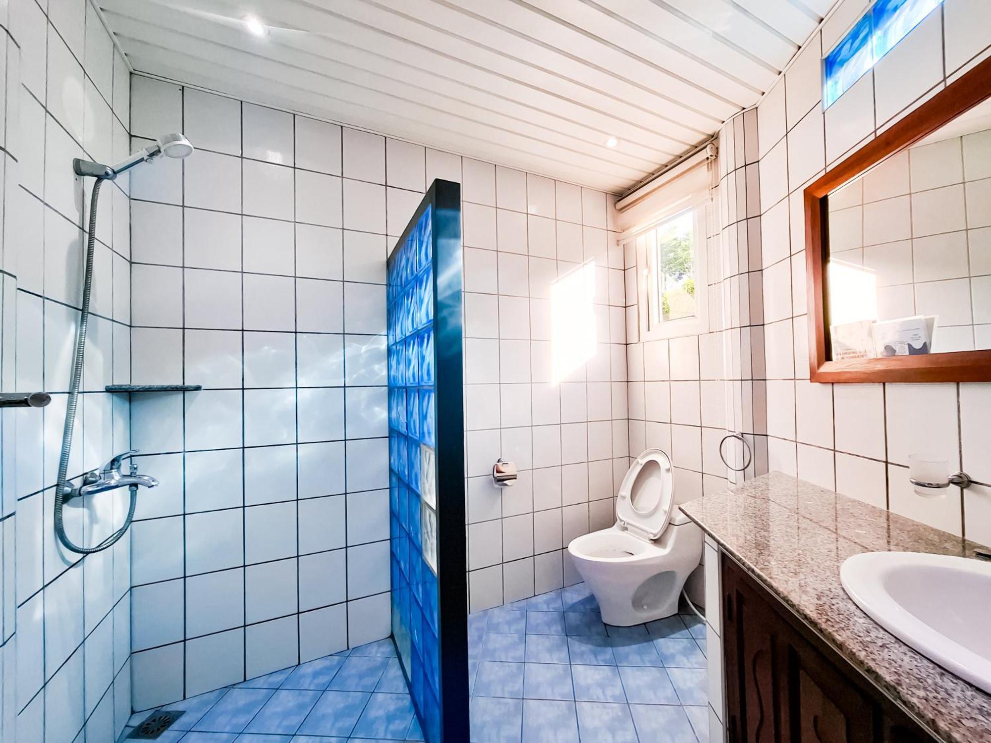 Aissatou Beach Resort Balabag  Экстерьер фото