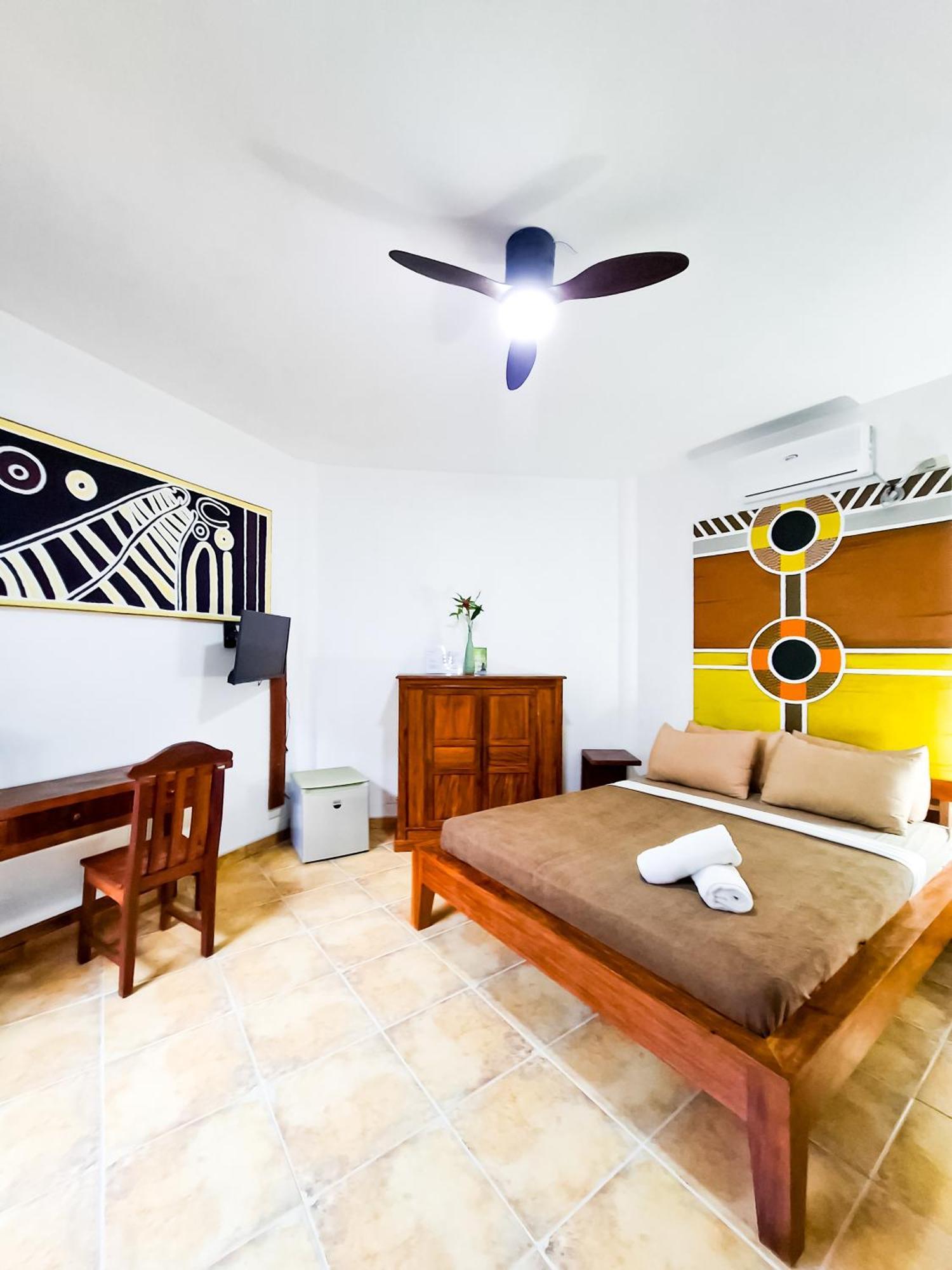 Aissatou Beach Resort Balabag  Экстерьер фото